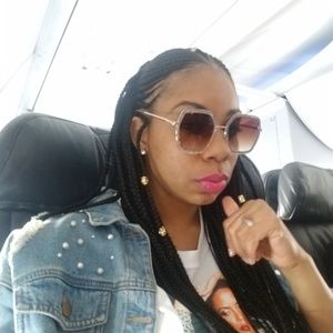 Meet your Posher, Ebonie